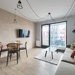 Rivus With Parking In By Renters