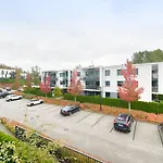 Rivus With Parking In By Renters Gdynia