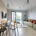 Rivus With Parking In By Renters Gdynia