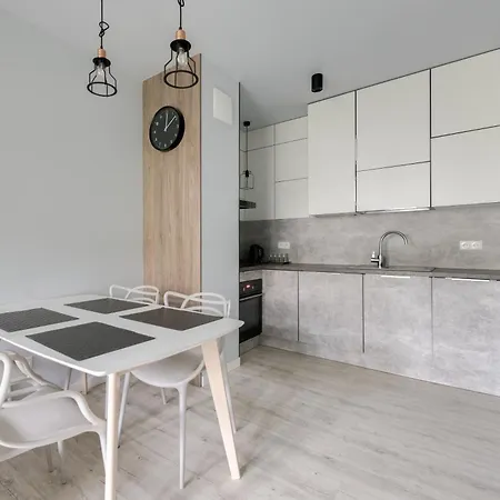 דירה Rivus With Parking In By Renters גדינייה