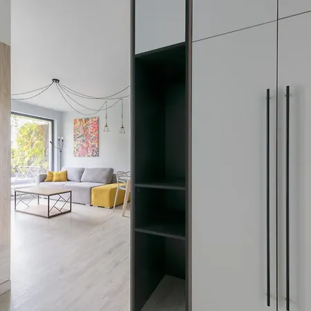 Rivus With Parking In By Renters * גדינייה