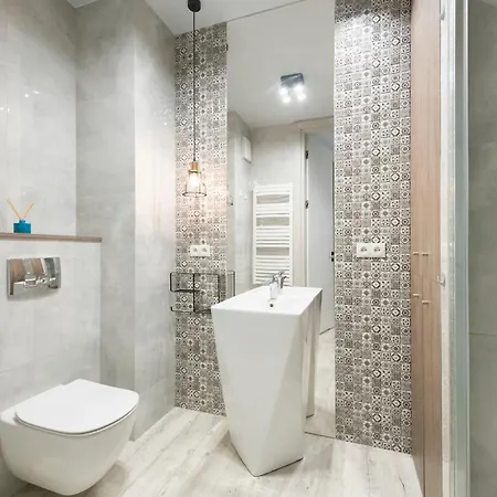 Rivus With Parking In By Renters דירה גדינייה