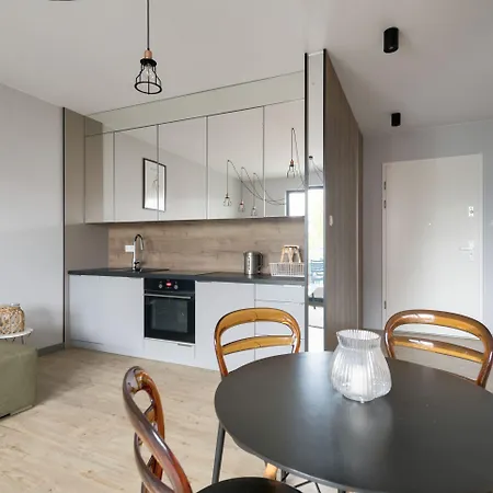 Rivus With Parking In By Renters דירה *