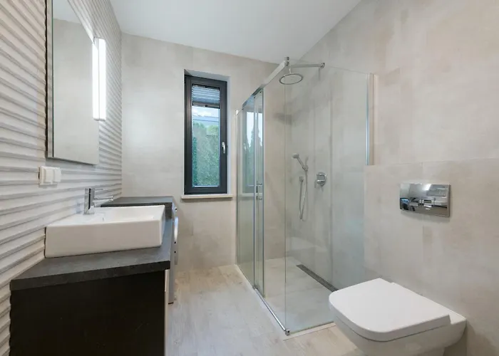 Rivus With Parking In By Renters * Gdynia