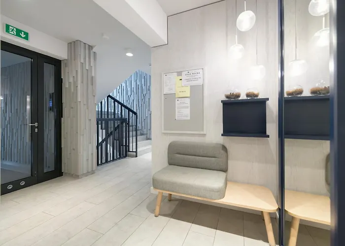 Rivus With Parking In By Renters غدينيا