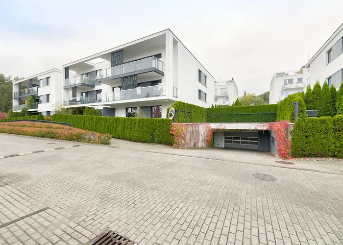 Rivus With Parking In By Renters