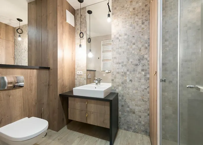 Rivus With Parking In By Renters *