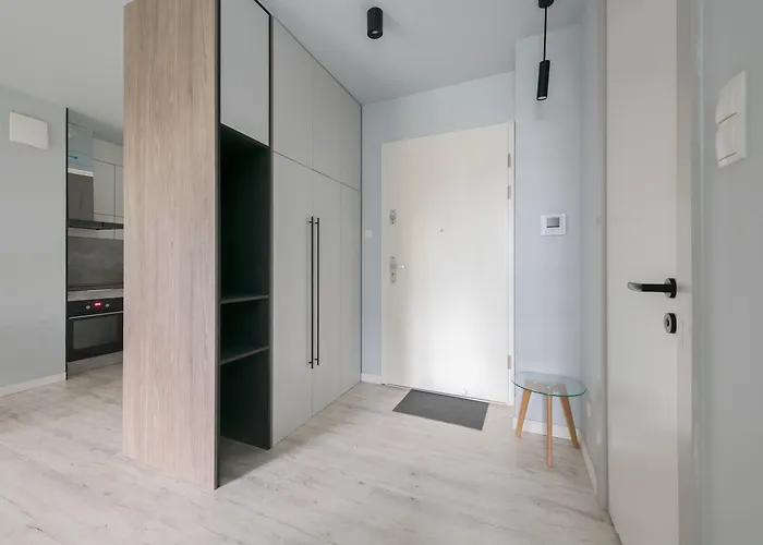 Rivus With Parking In By Renters * غدينيا